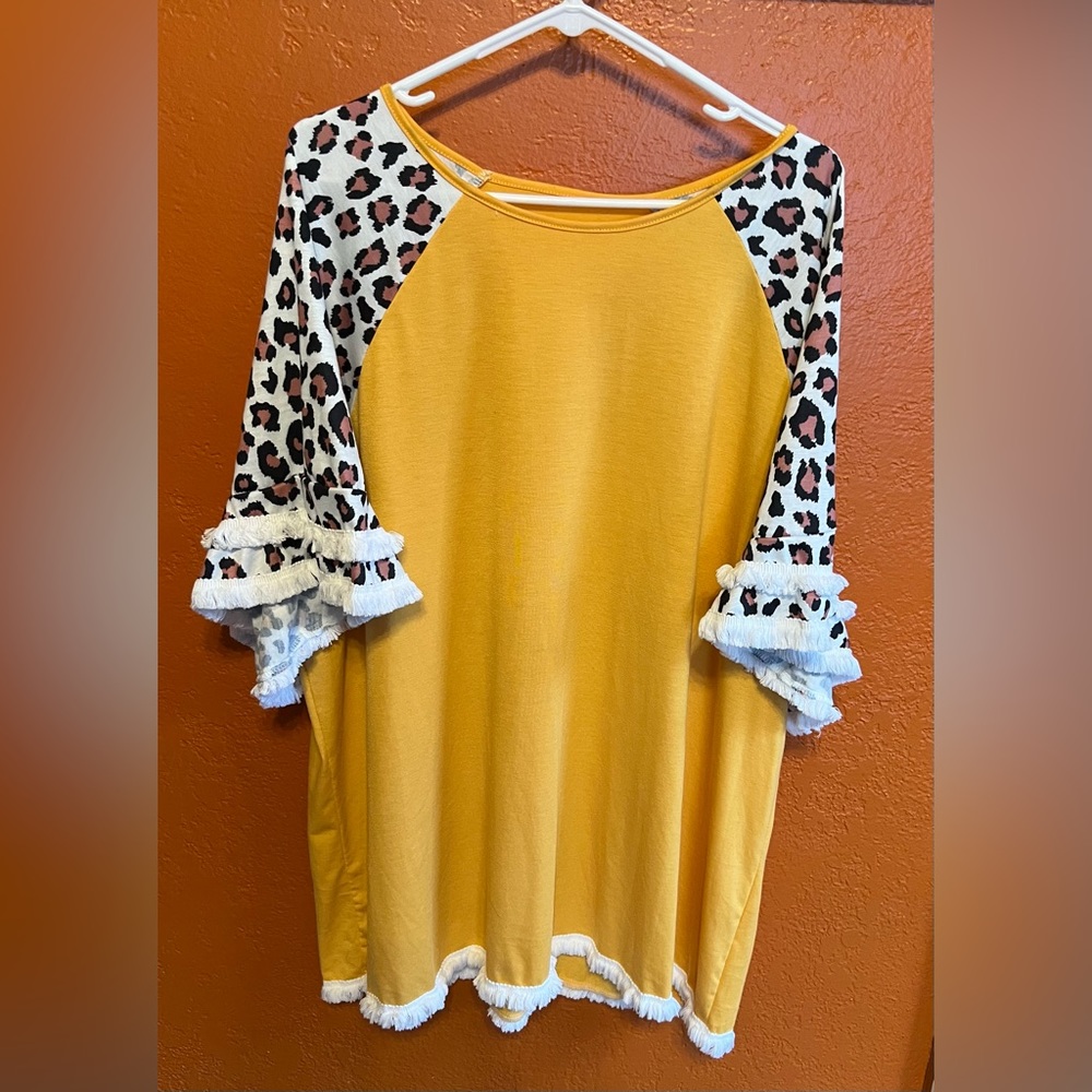 3X Fringe detail lightweight‎ top!